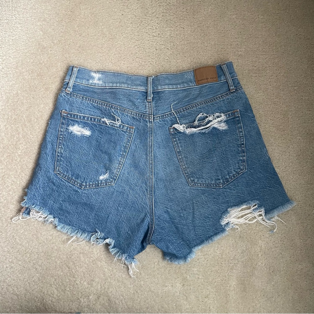 American Eagle Highest Rise 90s Boyfriend Short - Picture 2 of 6